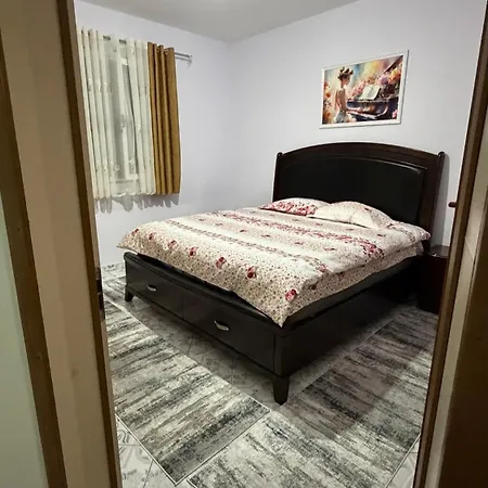 Eme Flat * ティラナ